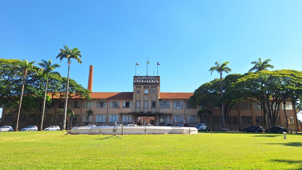 Programa busca proporcionar experiência prática e qualificação profissional aos estudantes
