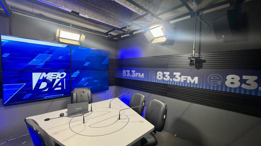 Educadora estreia transmissão em FM 83.3 e marca nova fase da radiodifusão no Brasil