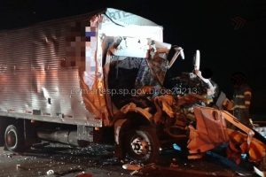 Grave acidente deixa motorista ferido na Rodovia dos Bandeirantes, em Limeira