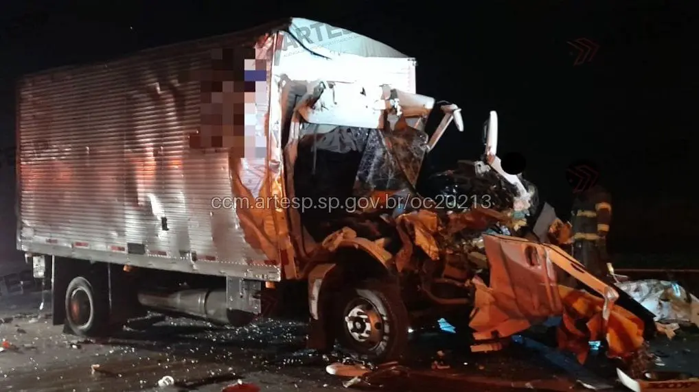 Grave acidente deixa motorista ferido na Rodovia dos Bandeirantes, em Limeira