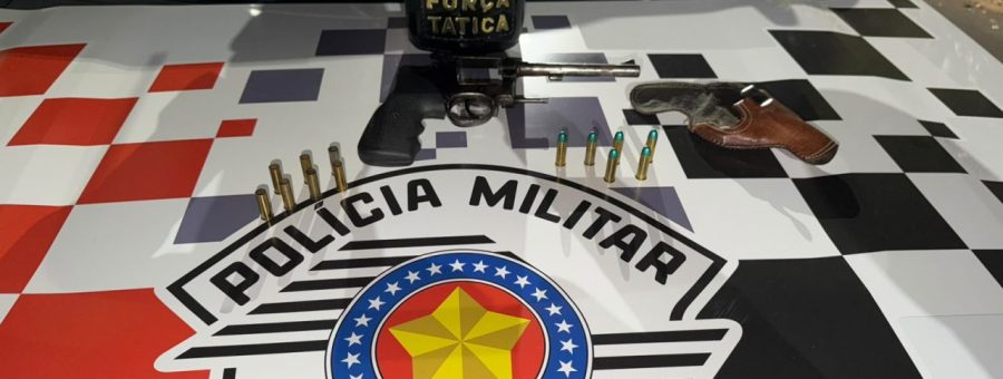 Homem é preso após polícia apreender revólver