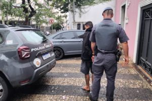 Homem é preso por suspeita de tráfico de drogas próximo a quadra esportiva em Limeira (2)