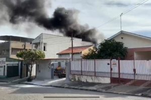Incêndio em fábrica de brinquedos de Limeira mobiliza bombeiros