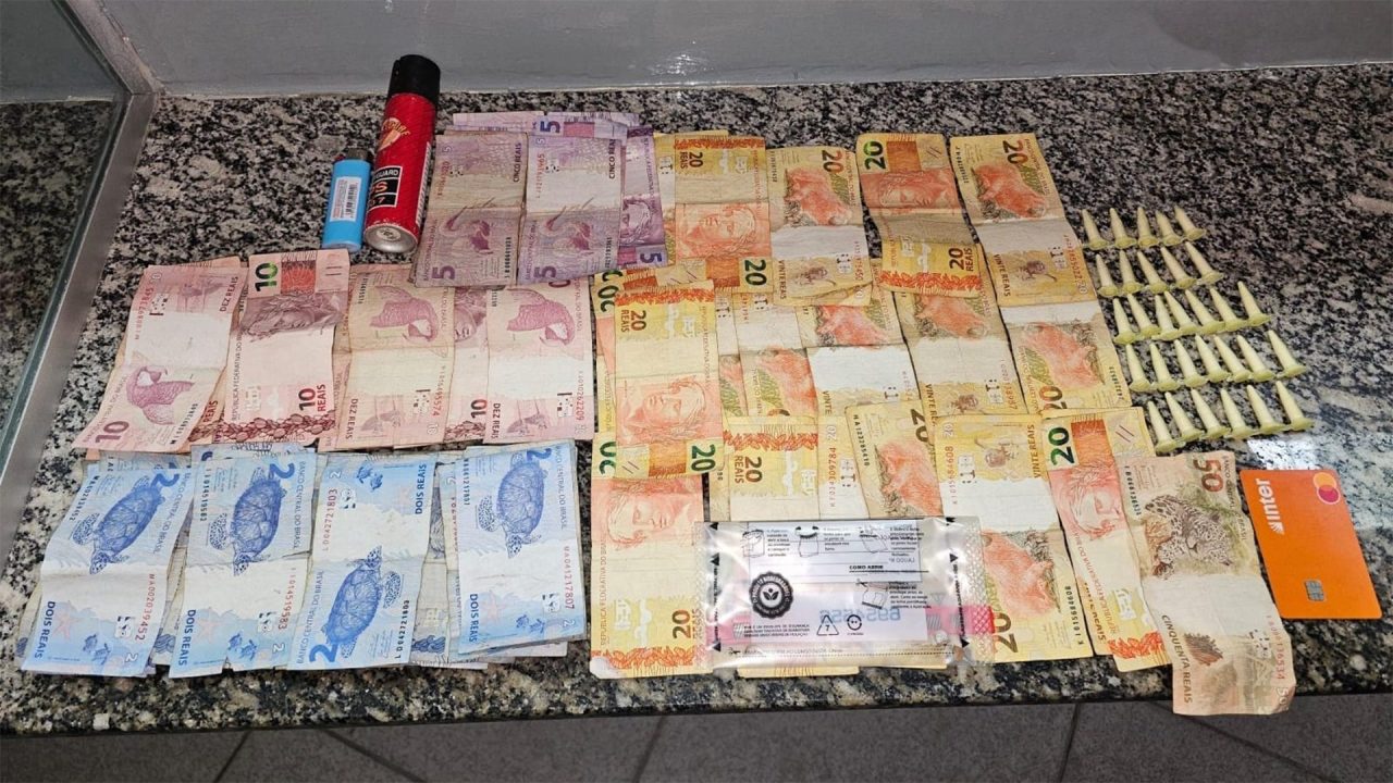 PM prende homem com cocaína, crack e dinheiro em Limeira