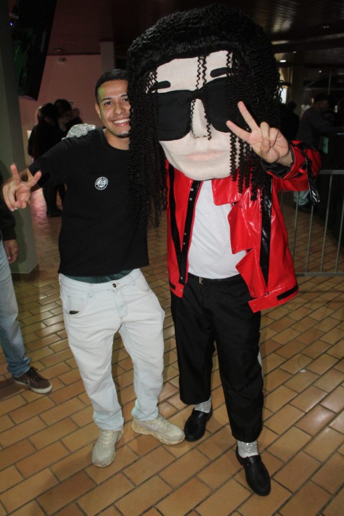 RODRIGO TEASER MICHAEL JACKSON (12)