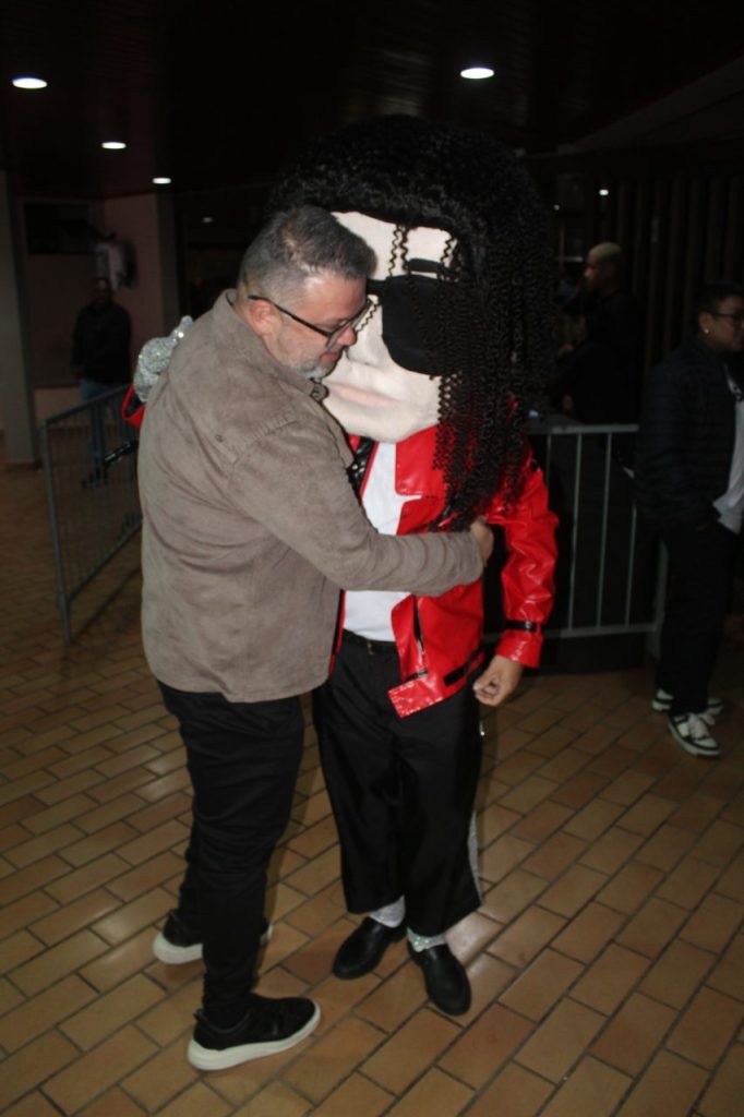 RODRIGO TEASER MICHAEL JACKSON (21)
