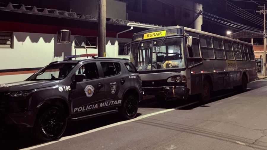 Tio e sobrinho são presos ao tentarem vender ônibus furtado em Limeira