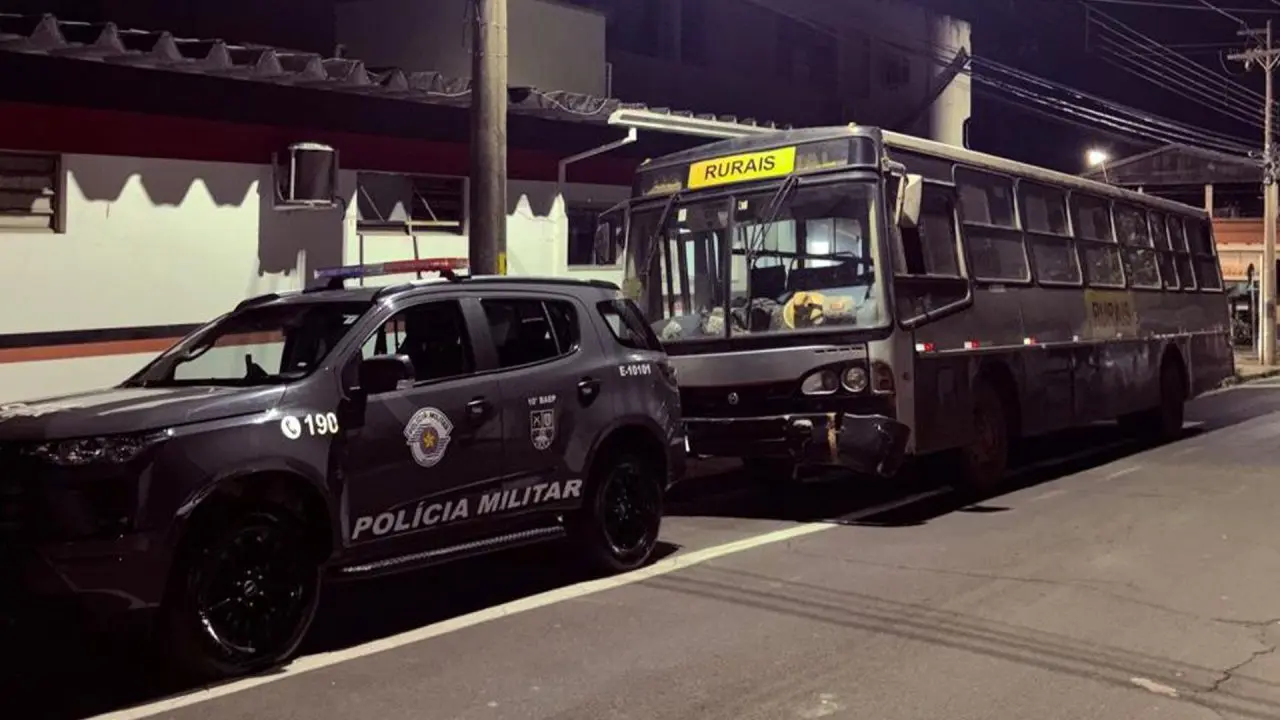 Tio e sobrinho são presos ao tentarem vender ônibus furtado em Limeira