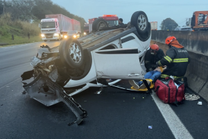 Acidente entre quatro veículos causa congestionamento na Anhanguera, em Limeira