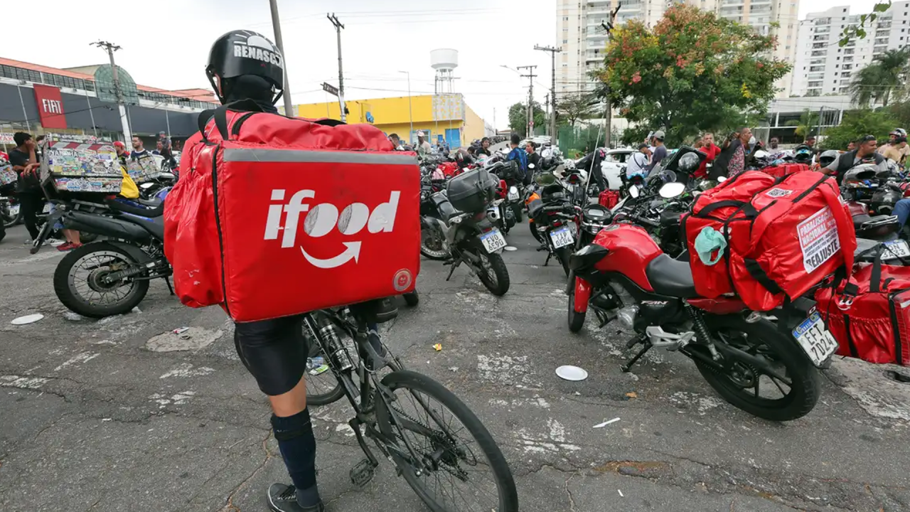 Anvisa libera venda de medicamentos por plataformas como iFood e Rapp