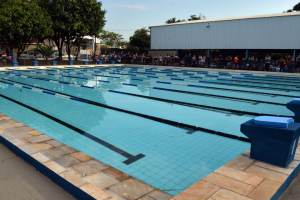 Centro Esportivo do Jardim Piratininga abre 340 vagas para natação infantil