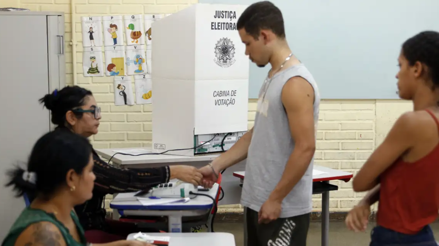 Com envelhecimento da população, eleitorado jovem recua 22% em 16 anos