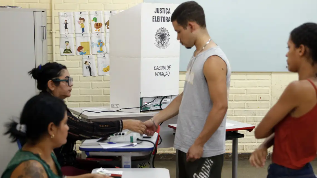 Com envelhecimento da população, eleitorado jovem recua 22% em 16 anos