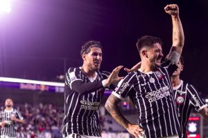 Corinthians vence o duelo paulista contra o Red Bull Bragantino; Palmeiras só empata em casa