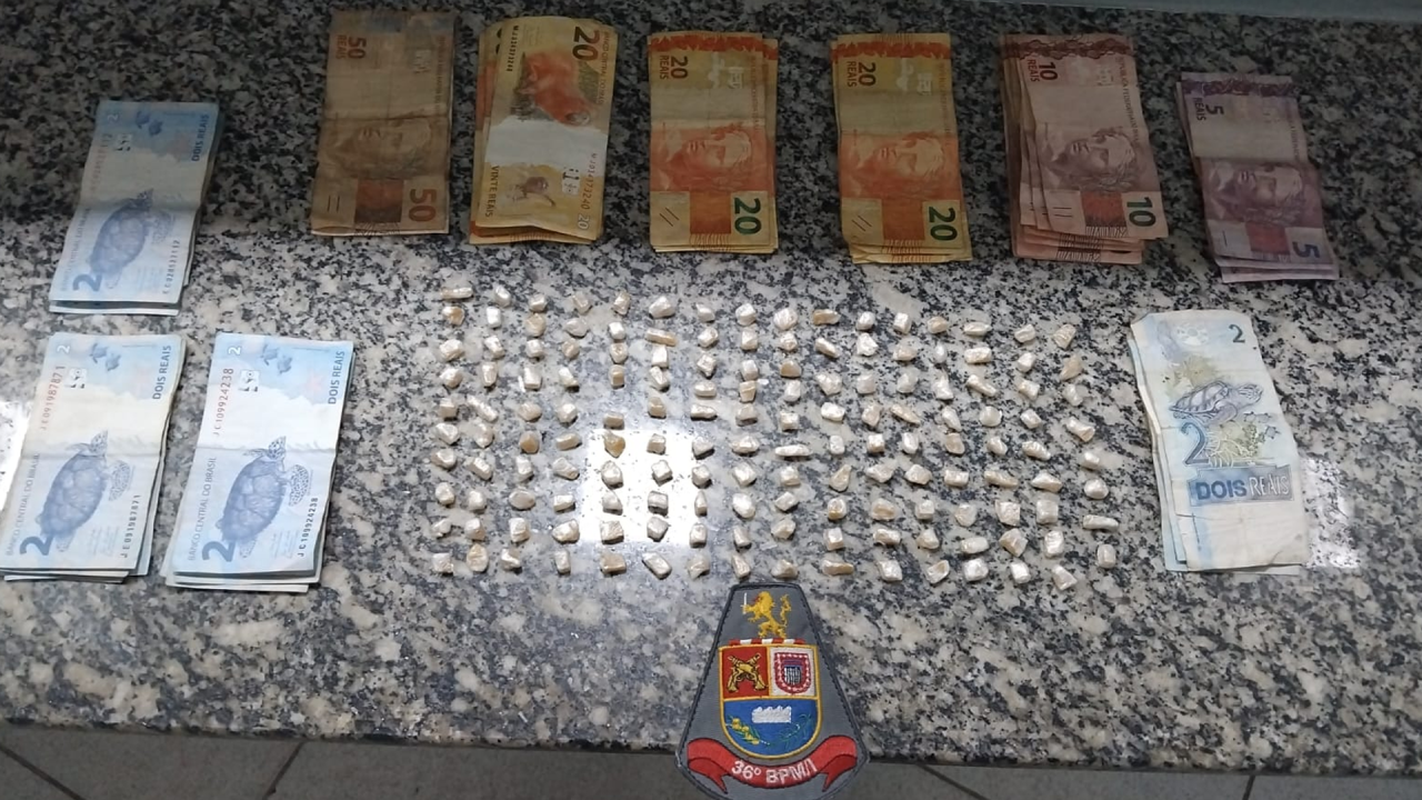 Dupla é presa com 180 pedras de crack e dinheiro em Limeira