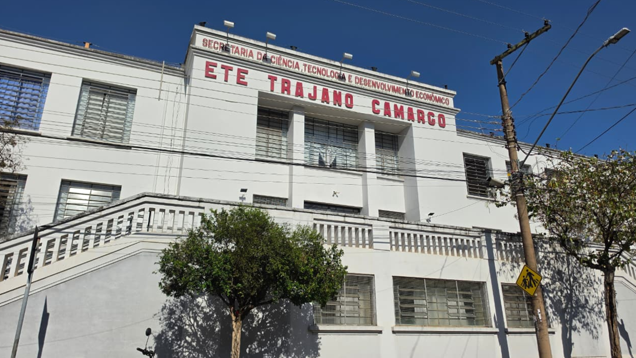 ETEC Trajano Camargo fica entre as 10 melhores de SP no Ideb 2025