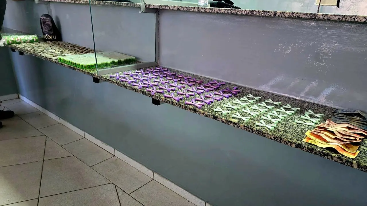 GCM apreende drogas e prende homem por tráfico
