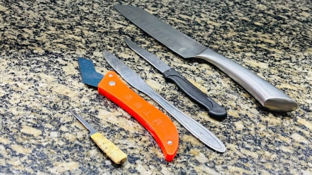 Homem é preso com cinco facas após perseguir ex em Limeira
