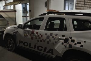 Homem é preso com drogas após fuga durante abordagem em Iracemápolis