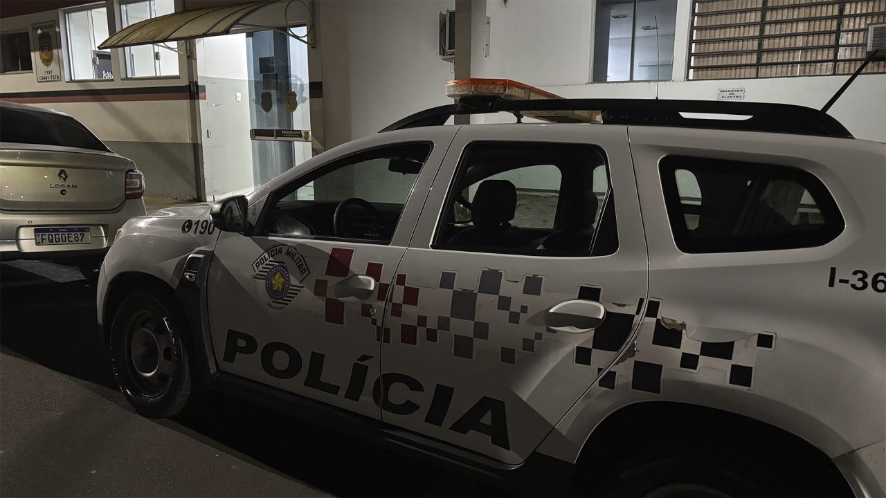 Homem é preso com drogas após fuga durante abordagem em Iracemápolis