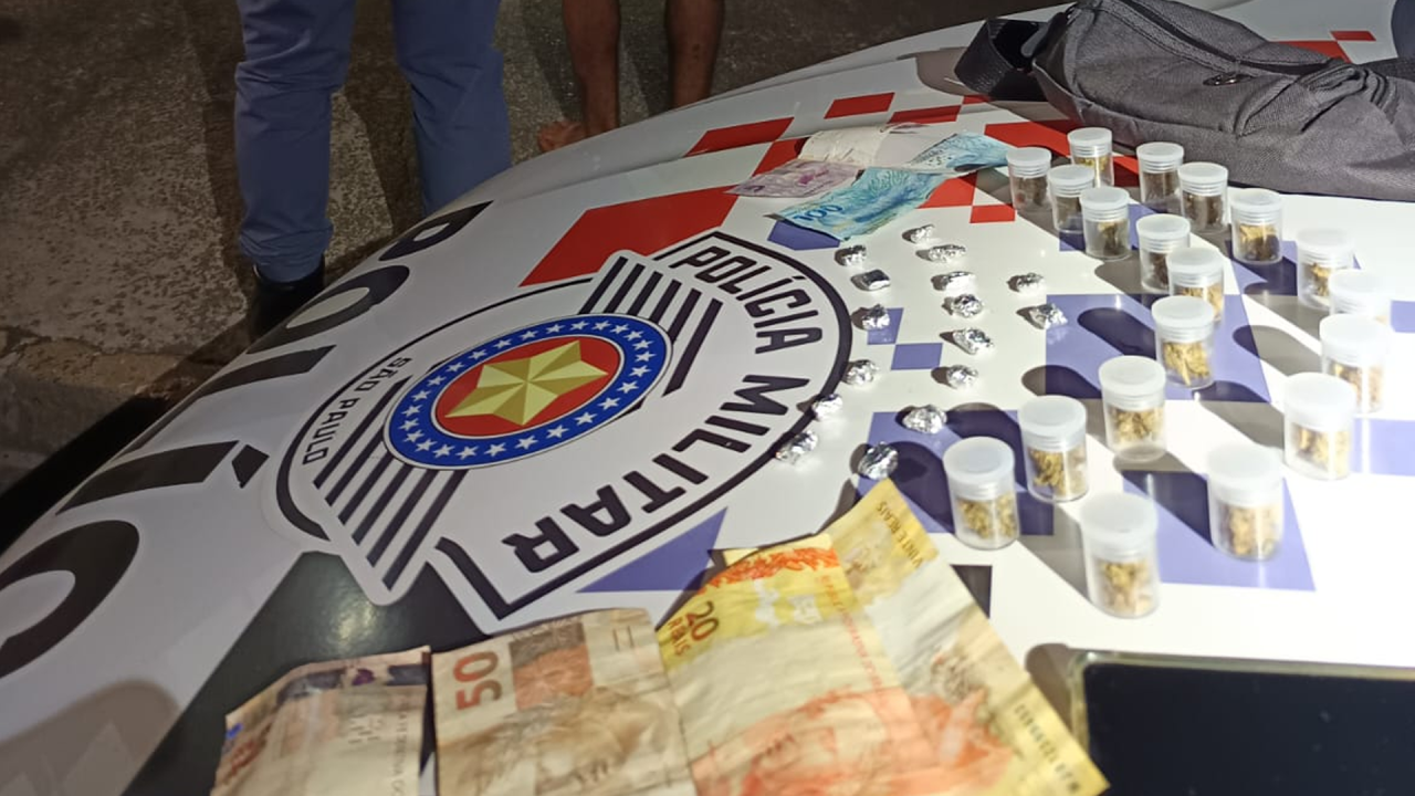 Homem é preso com drogas e dinheiro após denúncia de tráfico em Limeira