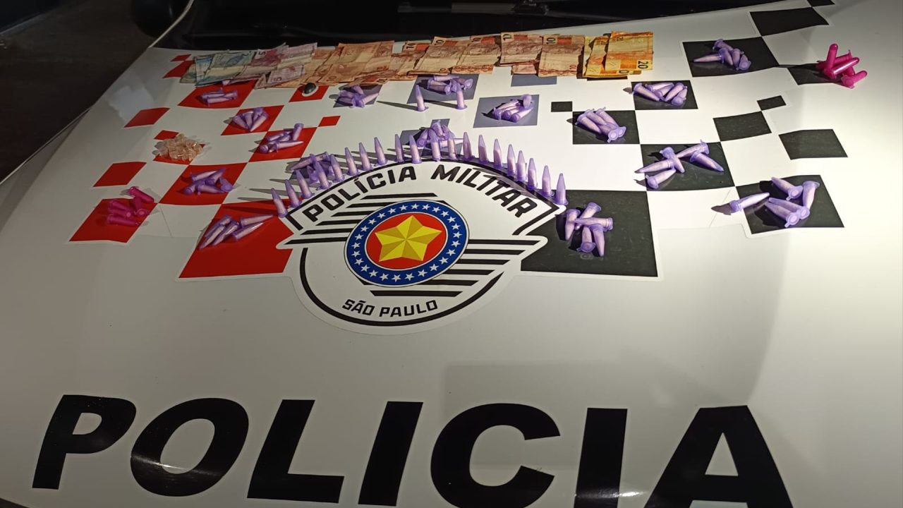 Jovem é preso com 112 pinos de cocaína e crack em Limeira