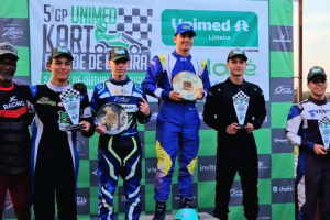 Limeirense Gabriel Xavier vence corrida Unimed de kart