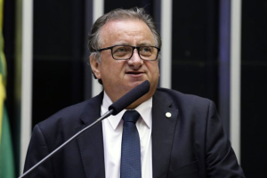 Miguel Lombardi está entre deputados sem faltas na Câmara desde 2023