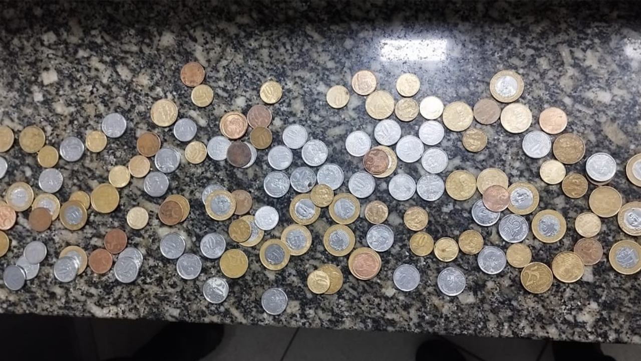 Mulher é presa com 192 pedras de crack em casa abandonada em Limeira
