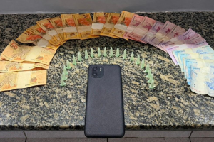 Mulher é presa pela PM por tráfico de drogas no Nossa Senhora das Dores, em Limeira