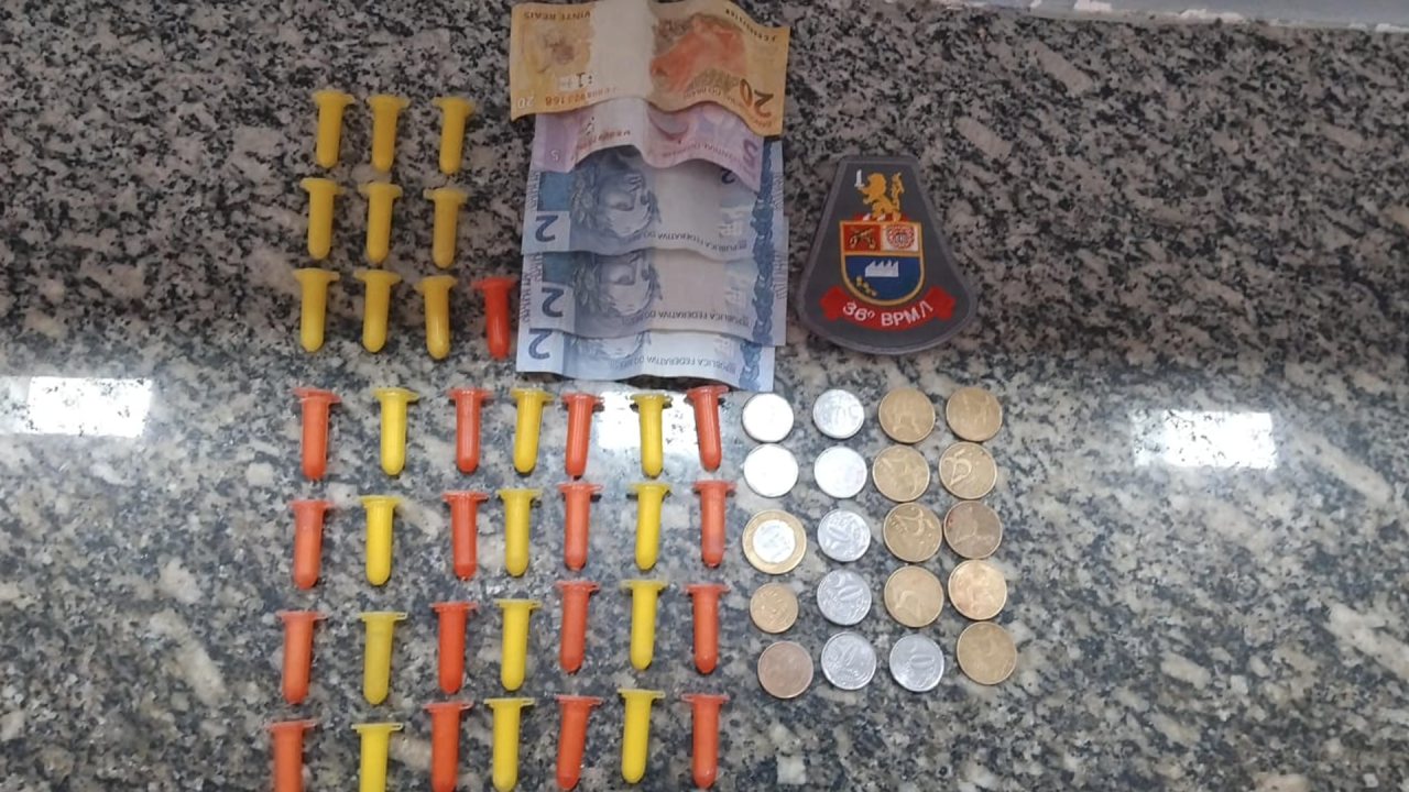 Mulher é presa por tráfico de drogas no Abílio Pedro, em Limeira