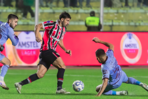 São Paulo arranca empate do Bolívar-BOL na altitude