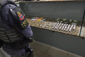 Adolescente de 14 anos é apreendido com 152 porções de drogas em Limeira