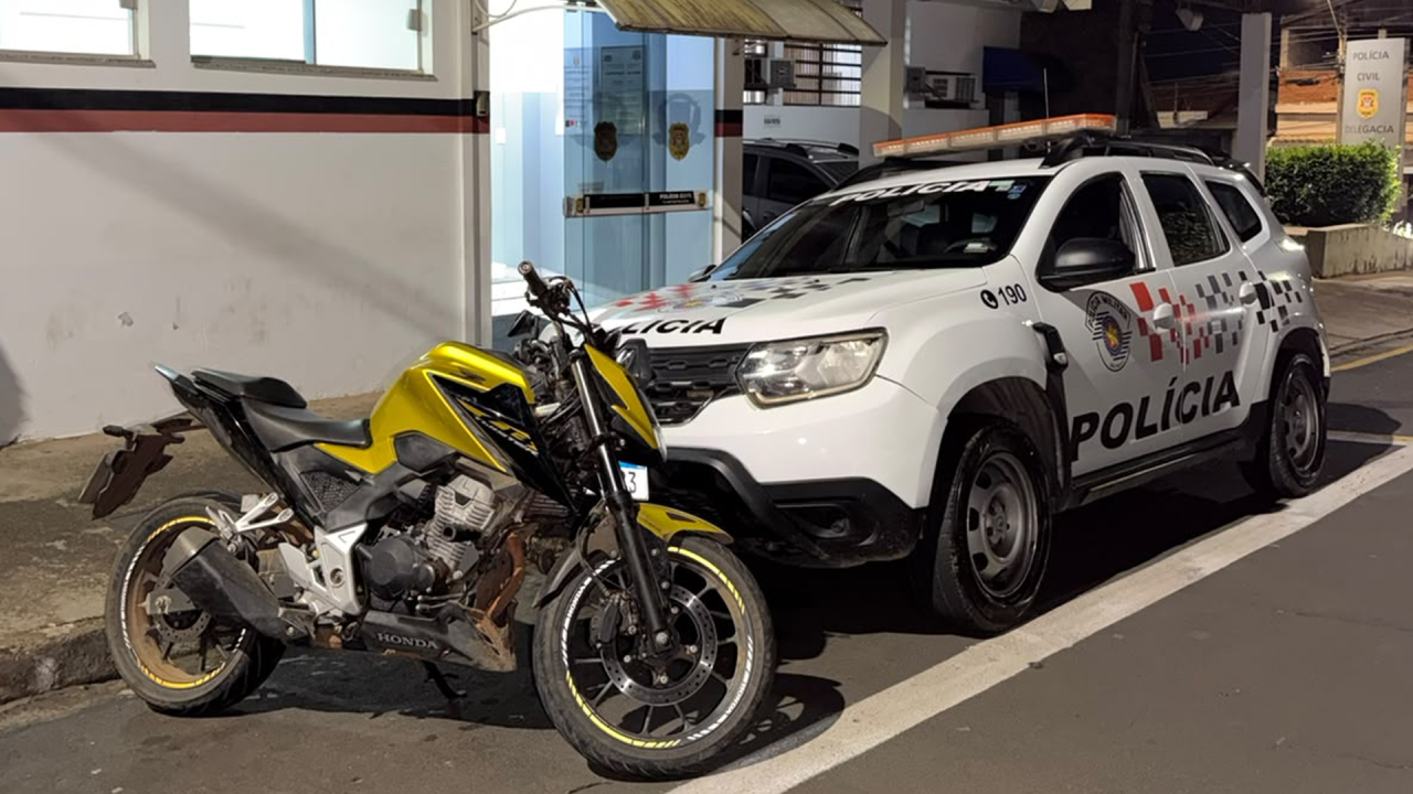 Adolescente é apreendido com moto furtada em mata de Limeira