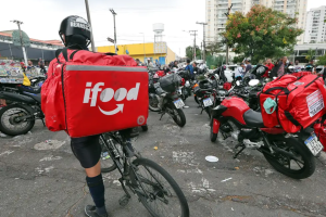 Brasil tem 2 milhões de pessoas que trabalham por meio de aplicativos