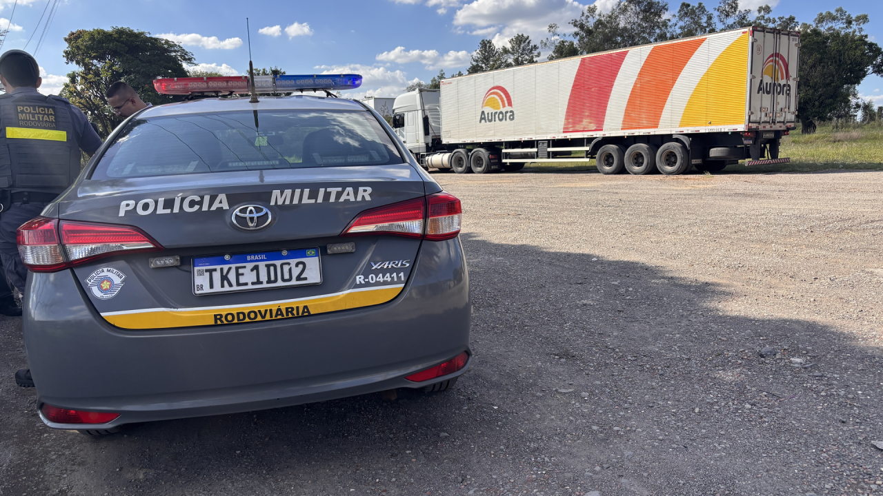 Caminhoneiro é socorrido após passar mal na Rodovia Anhanguera, em Limeira