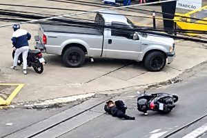 Colisão entre motocicletas deixa mulher ferida no Centro de Limeira
