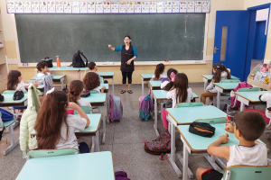 Escola de Limeira oferece educação bilíngue para estudantes surdos