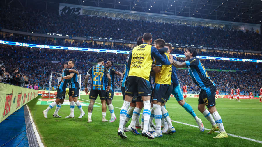 Grêmio bate Inter por 3 a 1 e avança à semifinal da Copa do Brasil