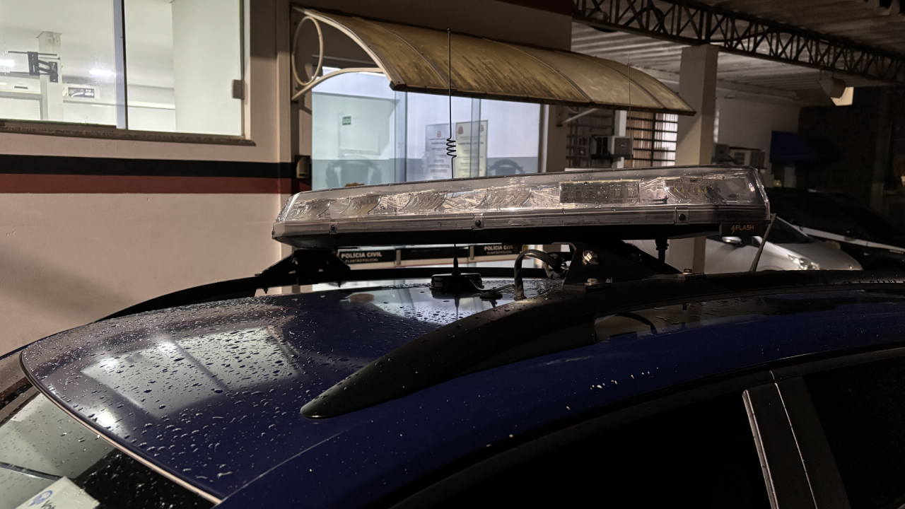 Homem é preso após agredir companheira no Abílio Pedro, em Limeira