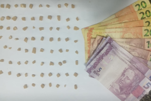 Homem é preso com 77 pedras de crack embaixo de viaduto em Limeira