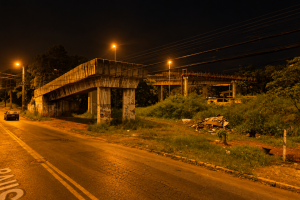 Homem é salvo após tentar pular de passarela no Centro de Limeira