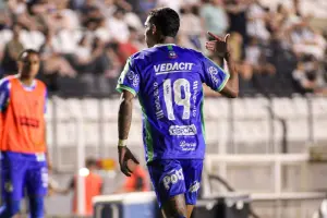 Inter de Limeira vence Paysandu e fica perto do acesso