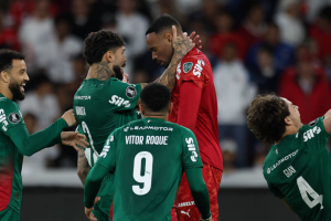 Palmeiras avança nos pênaltis e Corinthians é eliminado em casa nas quartas de final