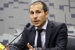 Verdade prevalecerá, diz número 2 da PF após afastamento de Andrei