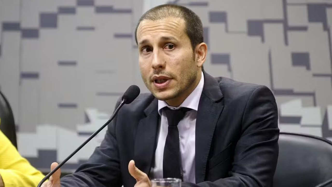 Verdade prevalecerá, diz número 2 da PF após afastamento de Andrei