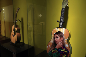 Cantora Marília Mendonça ganha exposição sensorial no MIS