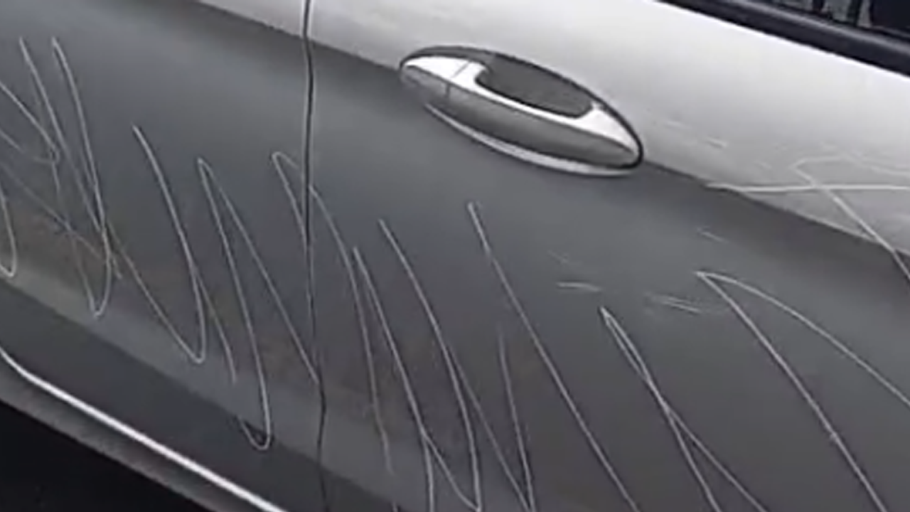 Carros são riscados após abordagem no Centro de Limeira