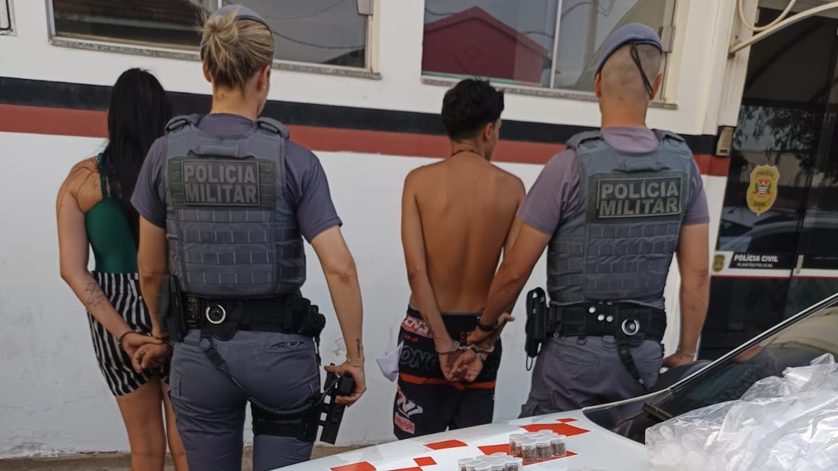 Casal é preso com 119 porções de maconha no Odécio Degan, em Limeira