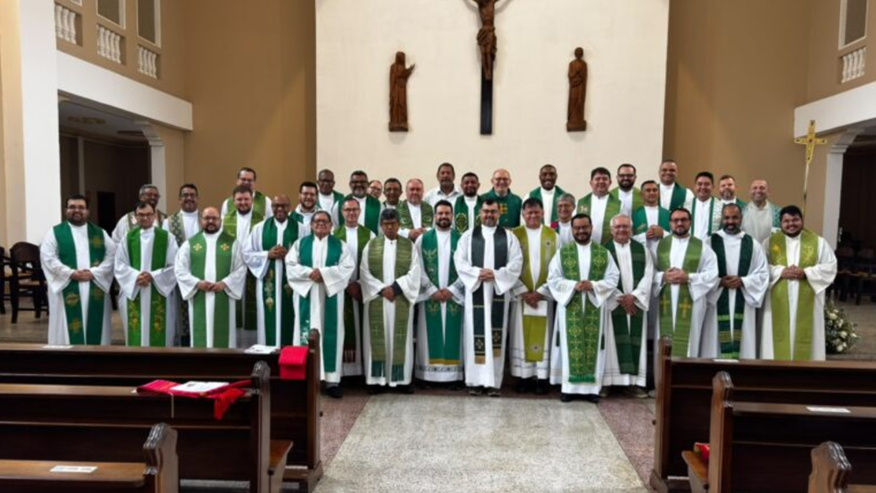 Clero da Diocese de Limeira reflete sobre os desafios da era digital em encontro de formação